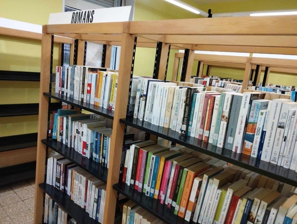Bibliotheque accueil rdc 17