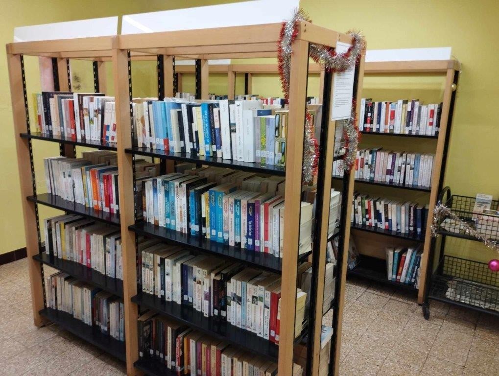Bibliotheque accueil rdc 18
